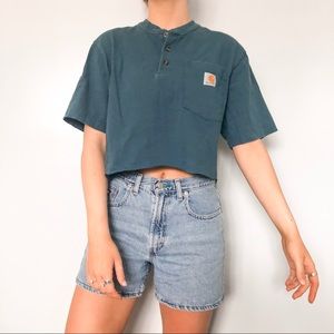 button cropped carhartt tee